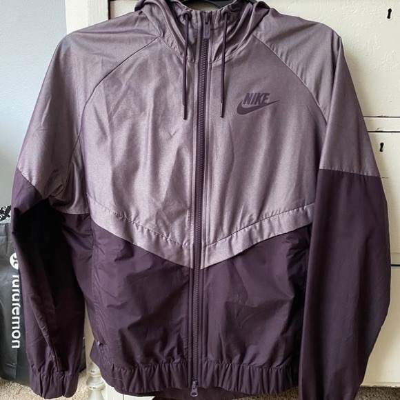 Nike Jackets & Blazers - XL women’s Nike windbreaker